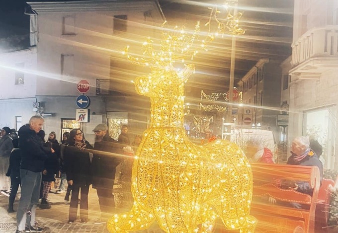Settimo ha già acceso le luci di Natale