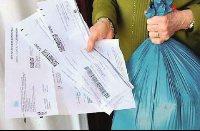 Tari, gli aumenti infiammano il dibattito