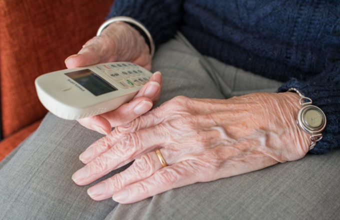 “Suo figlio è stato colpito da un misterioso virus: serve l’antidoto ma è costoso”