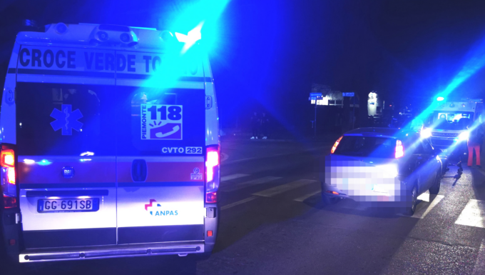 Paura a Venaria: investita una donna in carrozzina