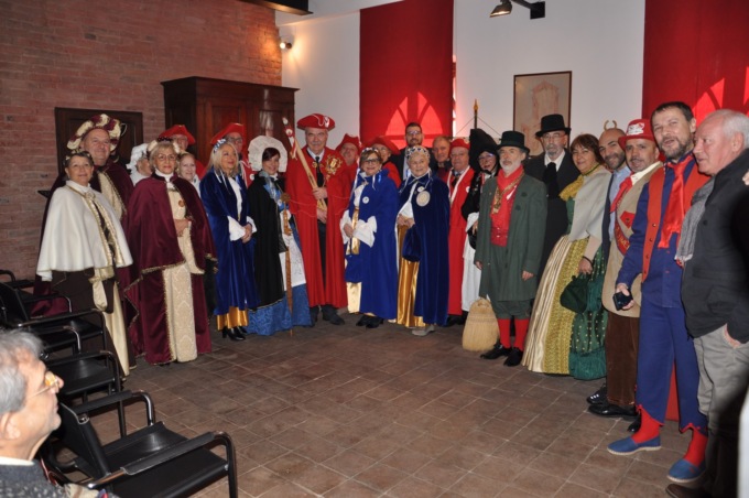 Consegnate le chiavi della città al priore e alla “bela lavandera” – FOTO e VIDEO