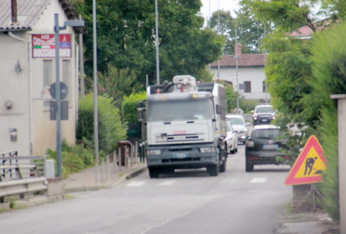 A Castiglione in via Caudana multati in media due tir al giorno