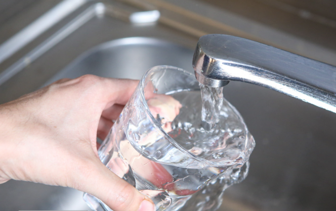 Sostanze cancerogene nell’acqua: la “lista nera” dei comuni del Torinese