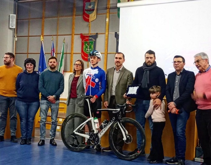 Così Settimo ha reso onore al suo “gigante del ciclismo” Octavio Dazzan