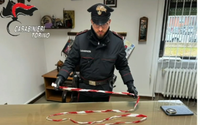 “Banda del nastro”: denunciati 9 minori e arrestato il padre di uno di loro per spaccio – VIDEO