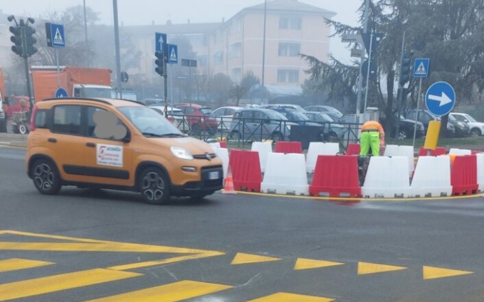 Nuova rotonda tra via Cascina Nuova e corso Piemonte: il dibattito si infiamma