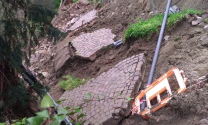 Maltempo e disagi in Collina: a Bussolino frana la piazzetta della chiesa