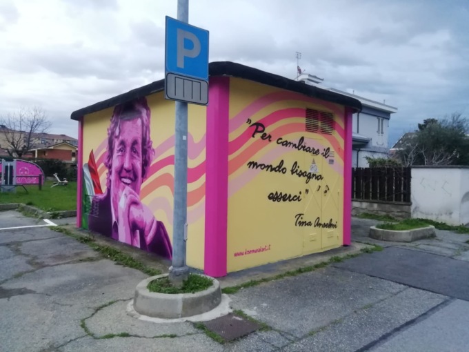 A Settimo un’opera di Street Art celebra la madre costituente Tina Anselmi