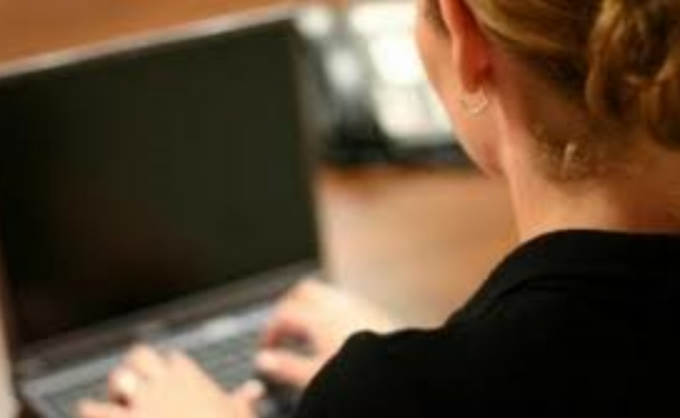 La storia di una settimese: “Io, costretta a scegliere tra mio figlio e il lavoro…”