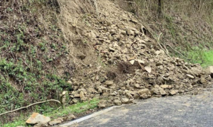 Blocchi di rocce sulla provinciale 97dir a Gassino