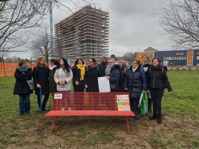 Al parco Berlinguer panchine rosse contro la violenza sulle donne