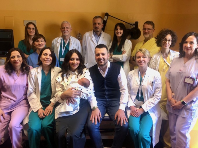 Dà alla luce un bimbo dopo la rimozione di un tumore aggressivo