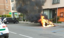 Scooter elettrico in fiamme in via Italia - FOTOGALLERY
