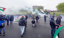 G7 a Venaria: i manifestanti hanno occupato la tangenziale