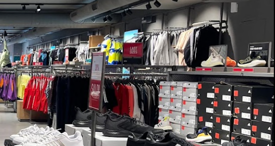 Serie di furti nei negozi: quattro denunciati