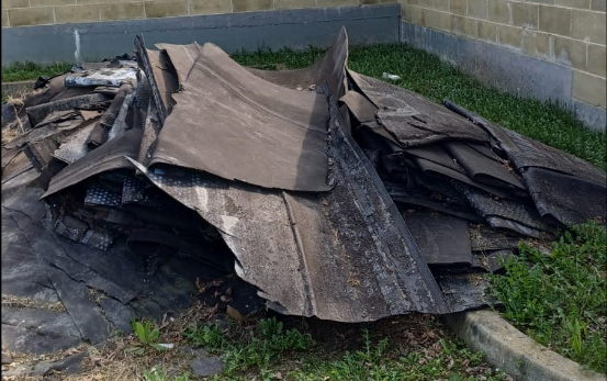 “A Gassino un’ala del cimitero è diventata una discarica”