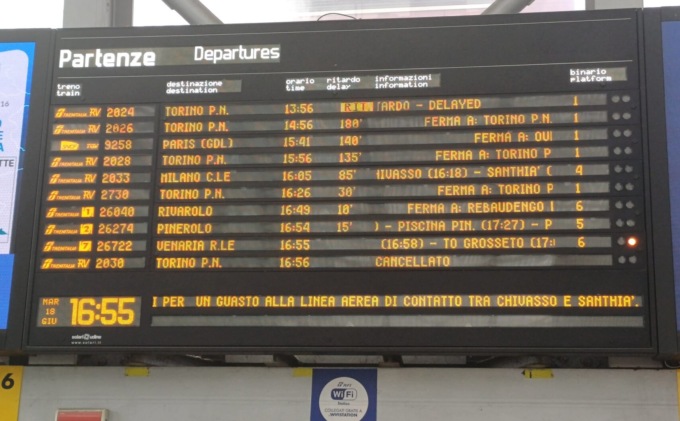 Guasto alla linea: martedì nero per i pendolari della Torino-Milano