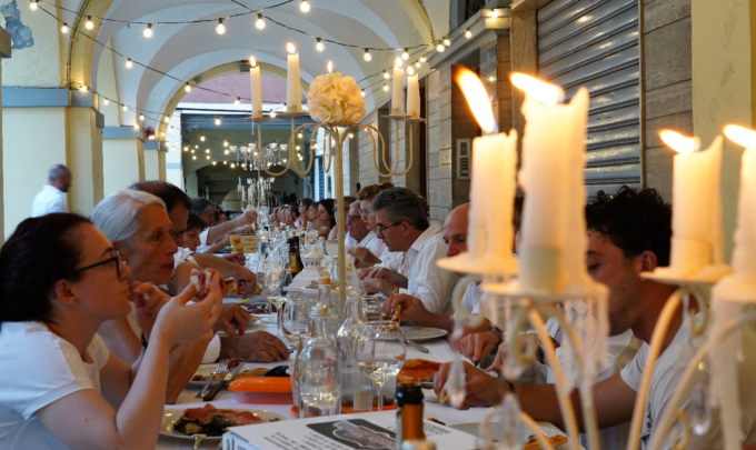 A Gassino torna la “Cena in bianco”: ultima chiamata per iscriversi