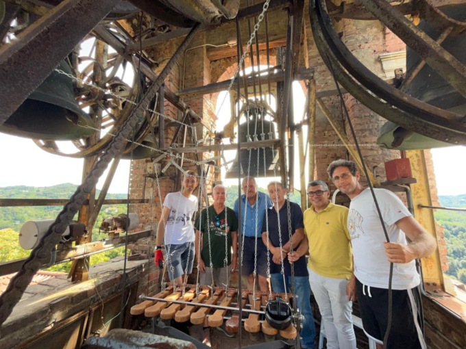 Bussolino: giorni di manutenzione e collaudo per le campane, “tesoro” del paese