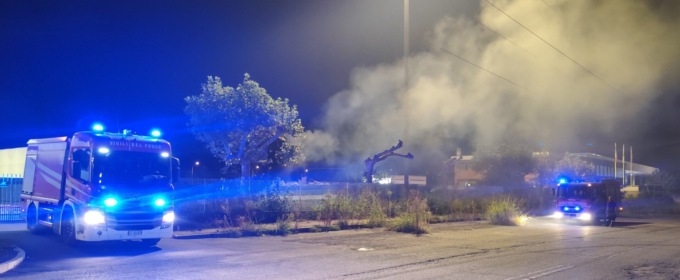 Incendio all’ecocentro: in fiamme apparecchiature elettriche ed elettroniche