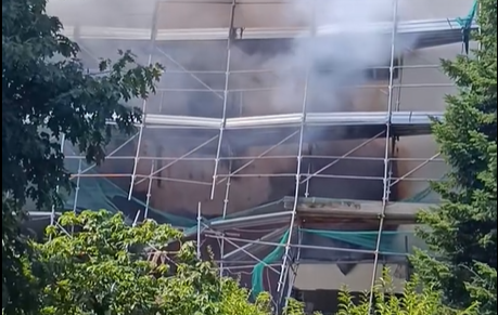 Esplosione e fiamme in via De Francisco a Settimo