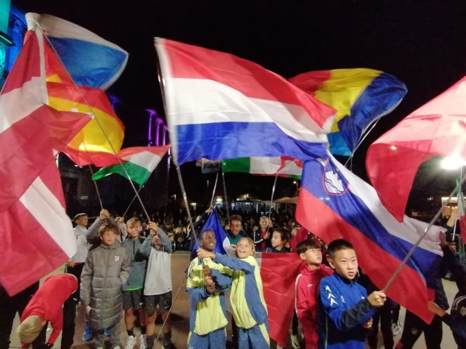 Il torneo «Città di Settimo» al via con la sfilata delle squadre