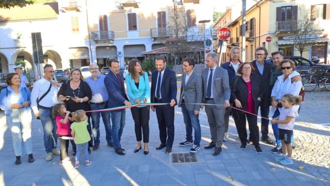 Debutta la nuova piazza Europa: “Che sia un luogo ritrovato per i sanmauresi”