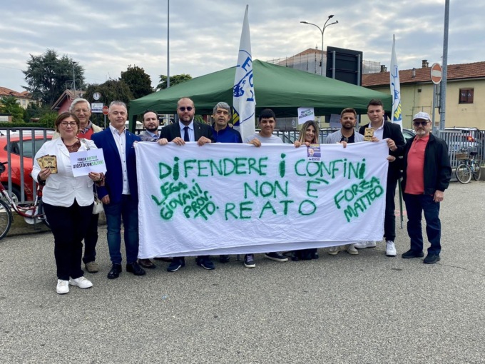La Lega di Settimo scende in piazza per dire “sto con Salvini”