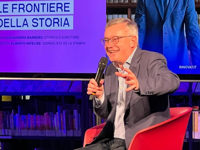 A Settimo bagno di folla per il professor Alessandro Barbero