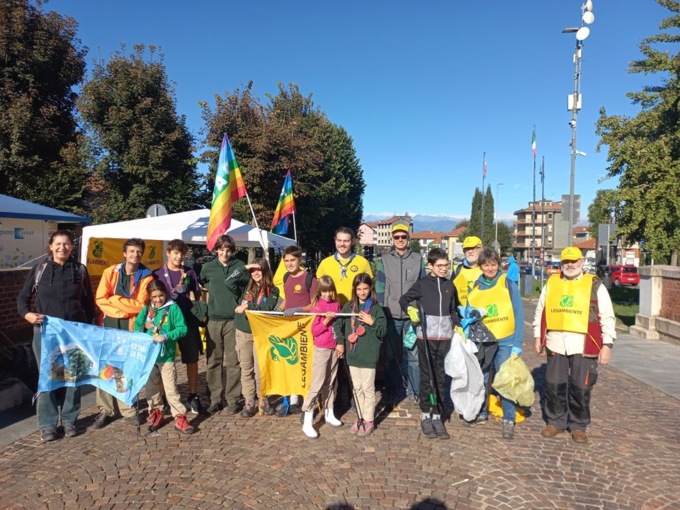 Puliamo il mondo a San Mauro: uno scout trova il defibrillatore sparito ore prima