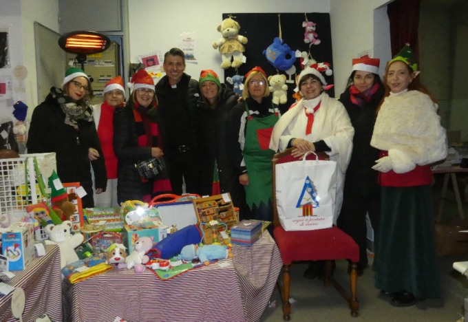 San Mauro: la grande festa dei folletti con le 2 Burgà ha acceso lo spirito natalizio