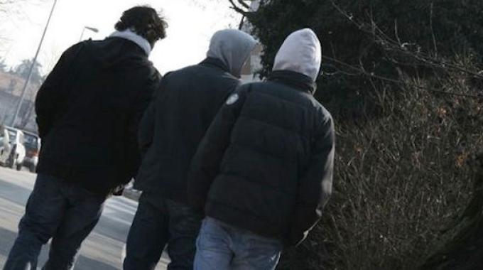 Risse, aggressioni, minacce:  scattano i «Daspo urbani» per tre giovani