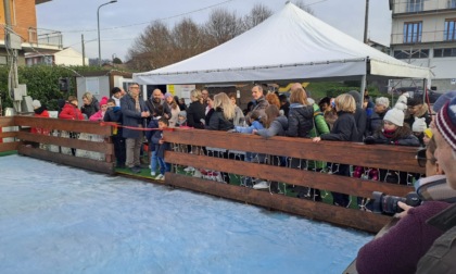 Inaugurata la pista di pattinaggio con un grande spettacolo