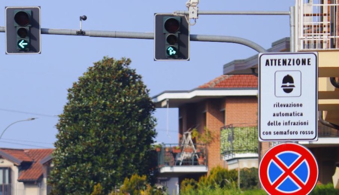 Violazioni semaforiche: a San Mauro nuovi dispositivi di controllo