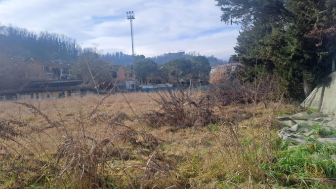 Ennesimo bando deserto per il campo da calcio