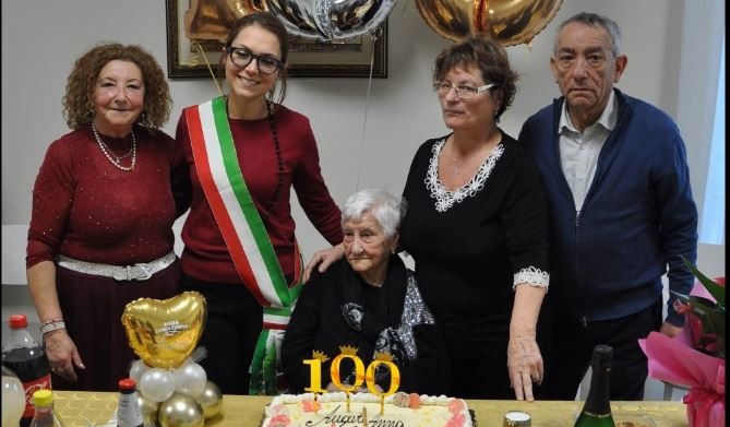 Settimo Torinese: festa per i 100 anni di Anna Torneo