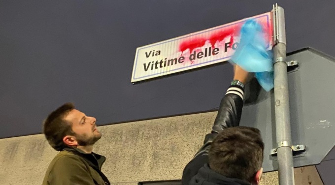 A Settimo imbrattato il cartello dedicato alle vittime delle Foibe