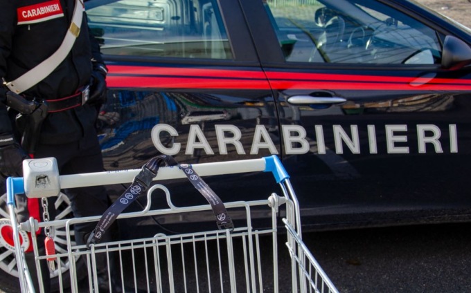 Furto in galleria al Panorama: un cliente si sente male