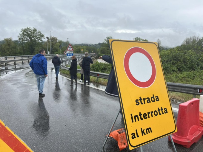 Maltempo a Settimo: ancora chiuso il ponte sul Po, resta l’allerta arancione