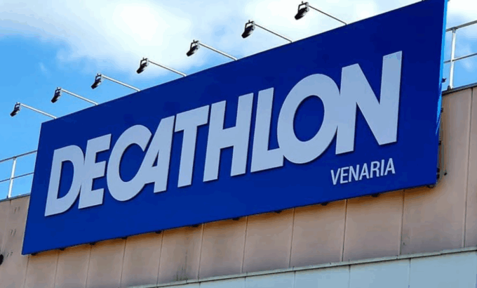 Venaria, chiude il punto vendita Decathlon: a rischio 15 posti di lavoro