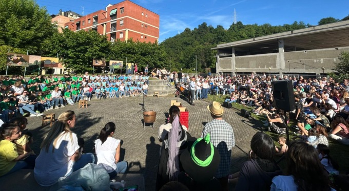 San Mauro, “Cattiamo” incanta il pubblico tra musica e magia