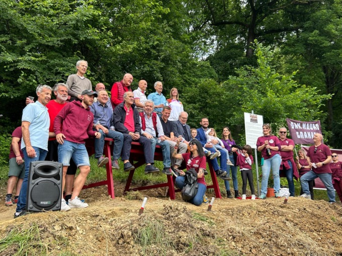 San Mauro, inaugurata la grande panchina granata con vista su Superga