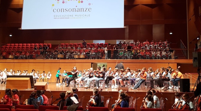 I piccoli musicisti di Rivalba al Salone del Libro: la primaria Bergalli protagonista del progetto “Consonanze”