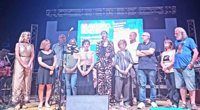 San Mauro si è riunita sotto al palco in ricordo di Alan Brunetta