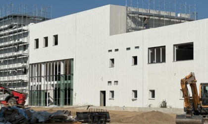 Gassino, nuova scuola: smontata l’impalcatura