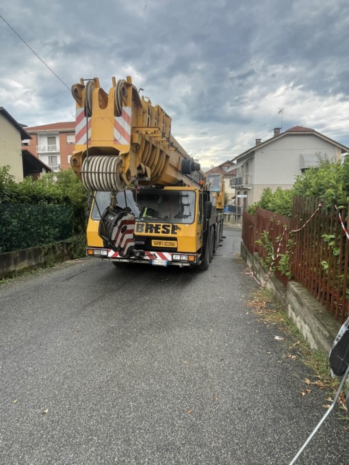 Rottura meccanica a una gru, viabilità interrotta in via Biella e via Vercelli