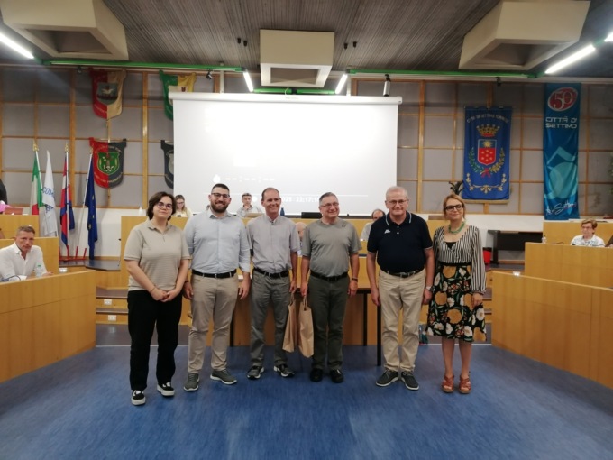 Settimo, in Consiglio comunale il saluto ai parroci