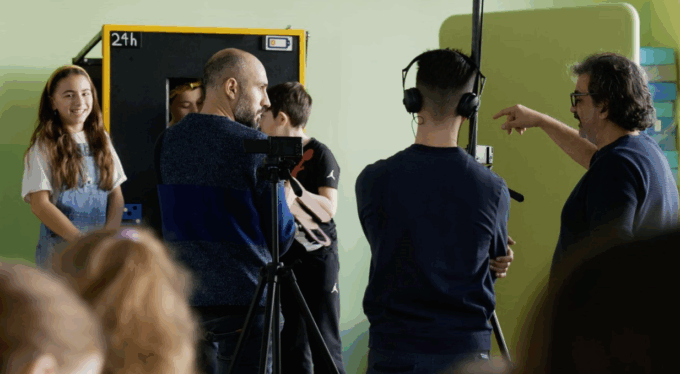 A Settimo le “Favole al cellulare” diventano un kit educativo per il primo smartphone