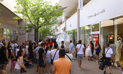 A Torino Outlet Village continuano i saldi estivi con il summer festival tra shopping, eventi e degustazioni esclusive