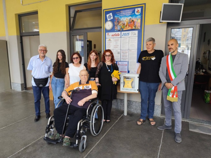 Venaria, un defibrillatore per l’oratorio in ricordo del dottor Massimo Ricciardello